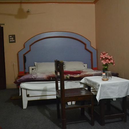 Hotel Sandeep Waranasi Zewnętrze zdjęcie