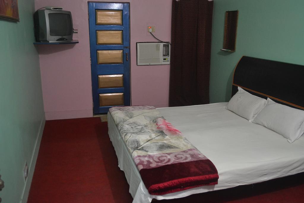 Hotel Sandeep Waranasi Zewnętrze zdjęcie